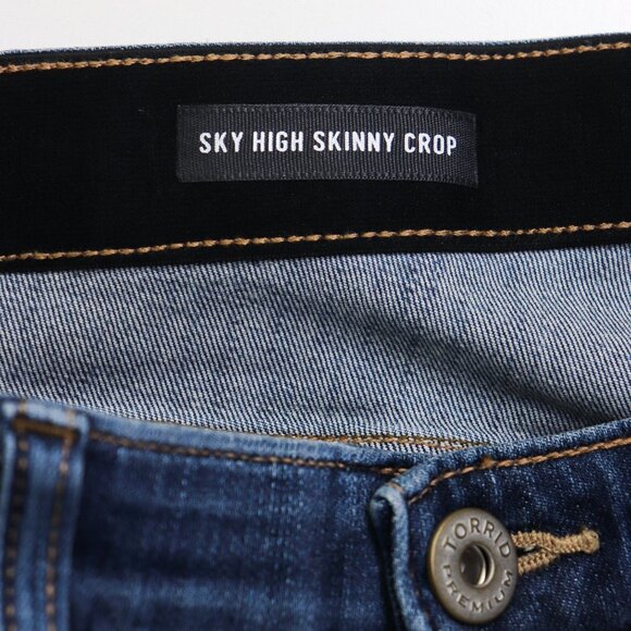 Torrid Crop Sky High Skinny Premium High-Rise Jeans 18 Distressed‎ Brighton - Picture 7 of 8